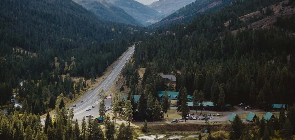 wapiti valley at yellowstone's east entrance